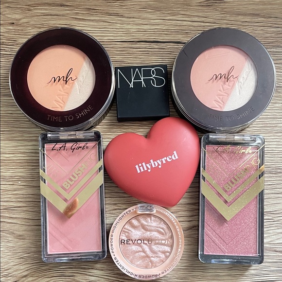 Blush and highlighters bundle - Picture 1 of 7